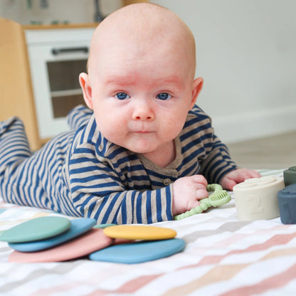 Ellor & Co Silicone Stacking Pebbles 8 Piece Set – Open-Ended Sensory & Balancing Toy