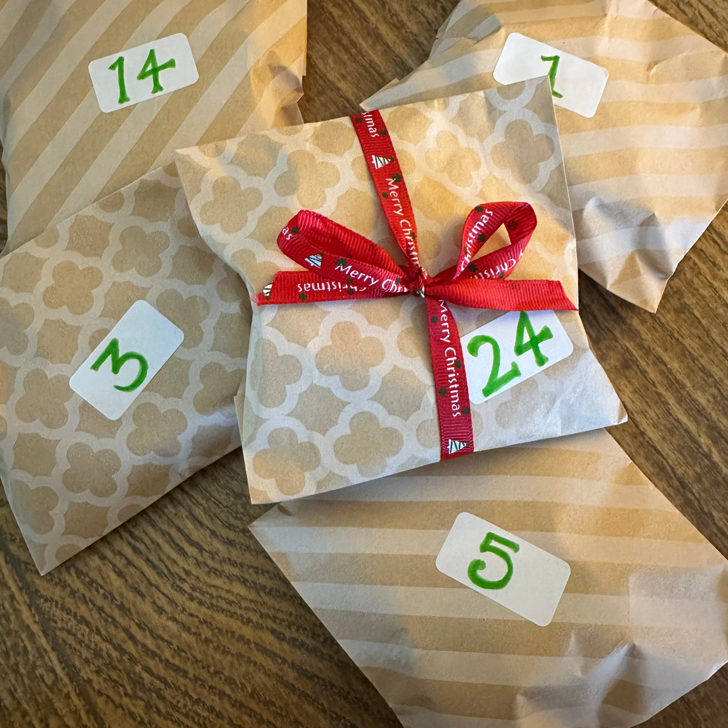 Christmas Treasure Box – 24 Day Advent Countdown Hamper - 🎄
