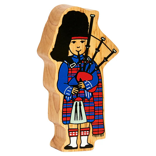 Lanka Kade Wooden Scottish Bagpiper – A Classic Character for Imaginative Play