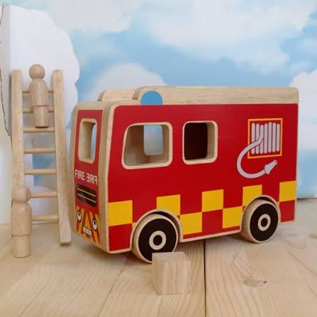 Lanka Kade Wooden Fire Engine Playset with Firefighters – FSC Fair Trade Toy